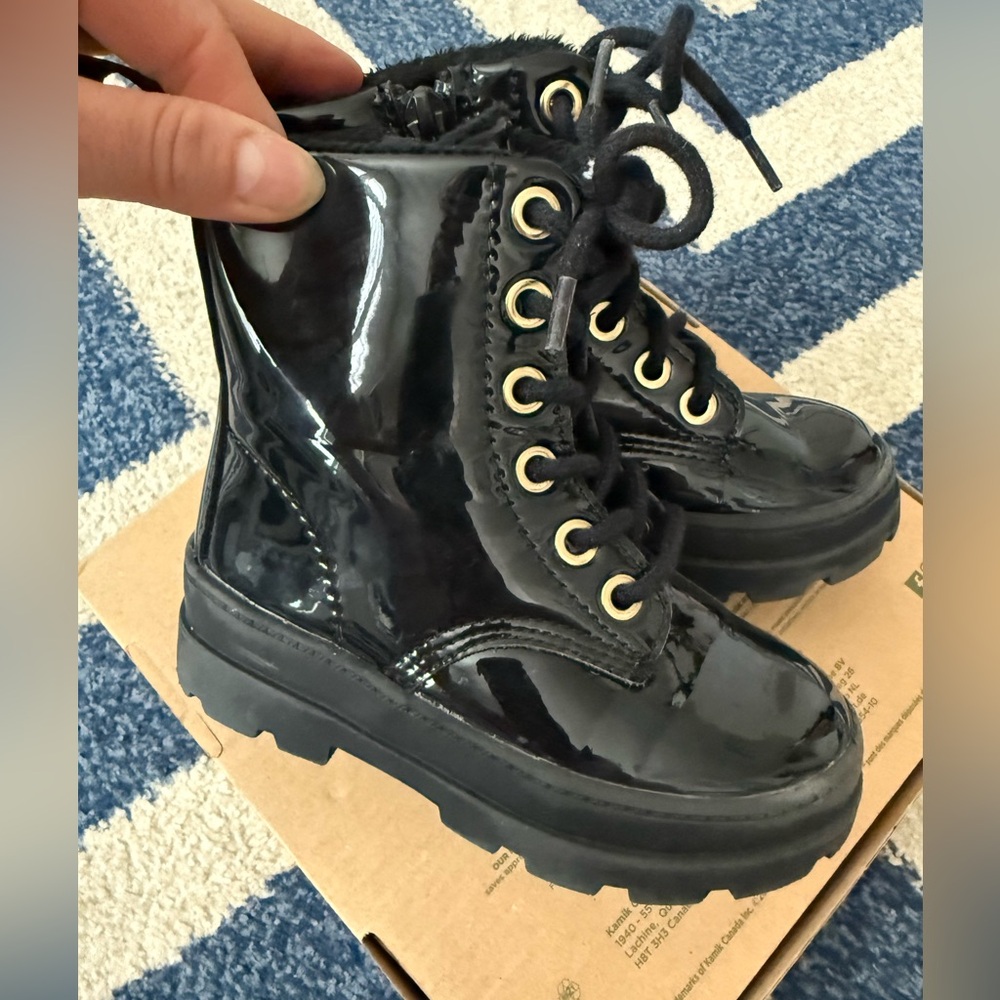 H&M, booties, size 8.5 T , EU 25
Gently used, no box